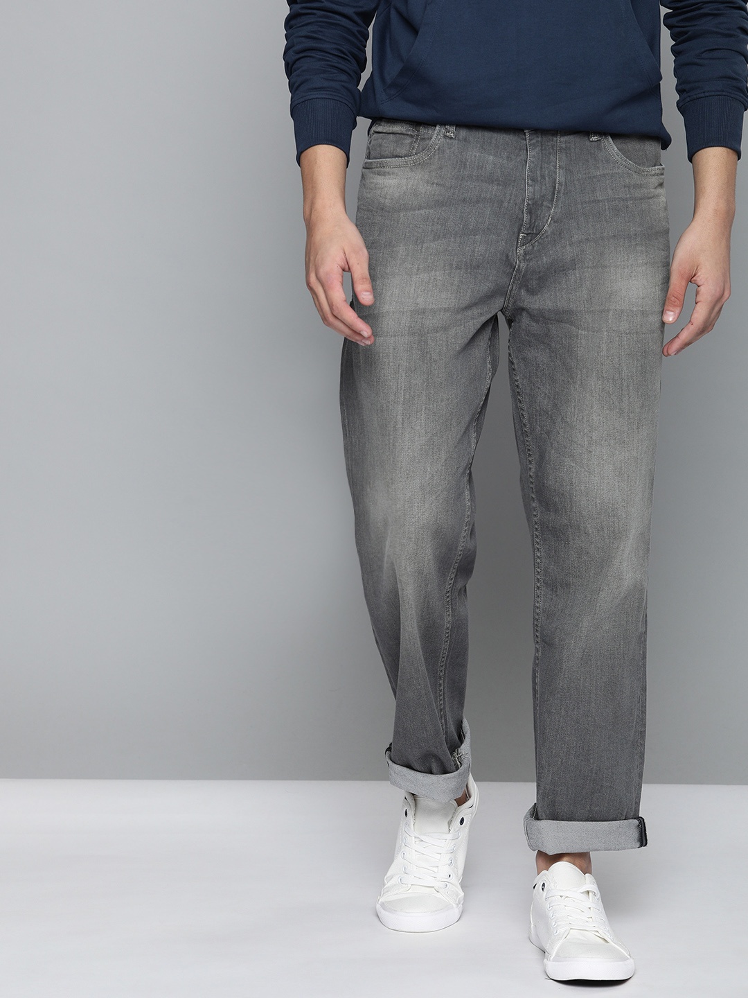 

Mast & Harbour Men Grey Straight Fit Mid-Rise Clean Look Stretchable Jeans