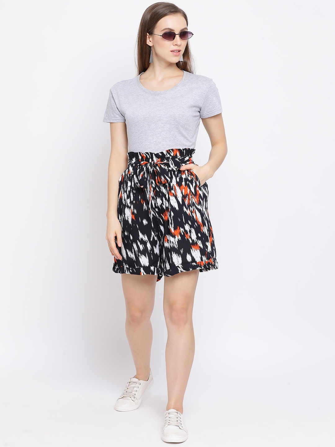 

Oxolloxo Women Multicoloured Printed Regular Fit Regular Shorts, Multi