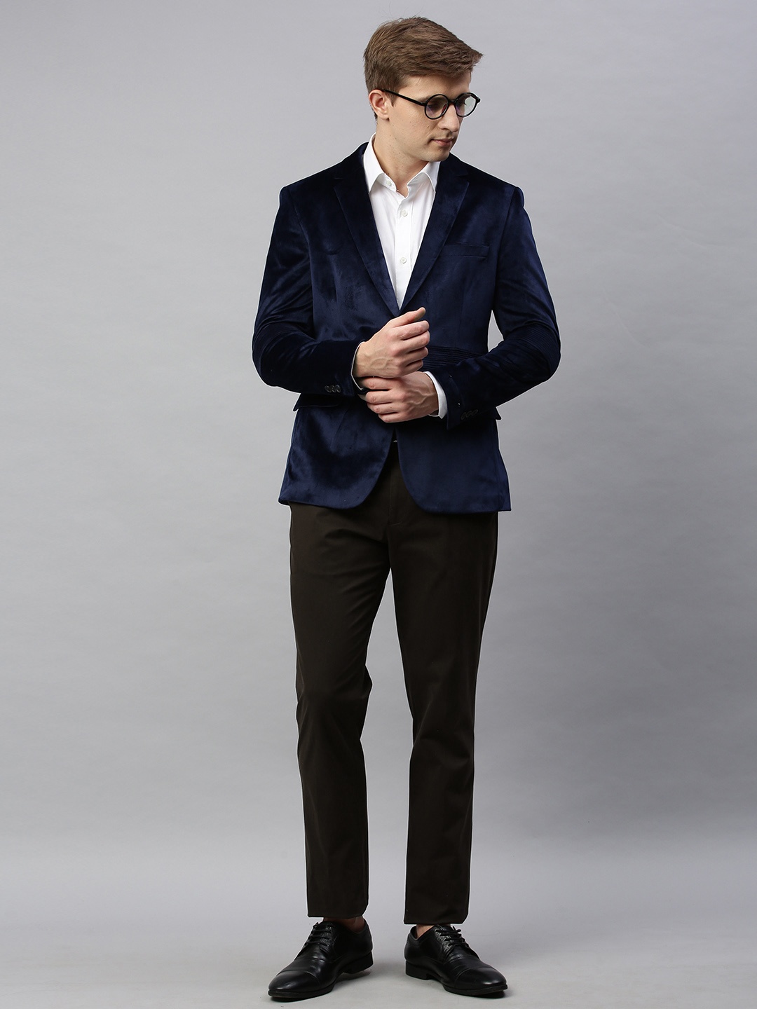 

V Dot Men Navy Blue & Brown Skinny Fit Solid 2 Piece Single-Breasted Suit