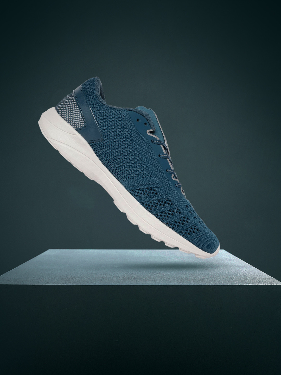 

HRX by Hrithik Roshan Men Blue Running Shoes