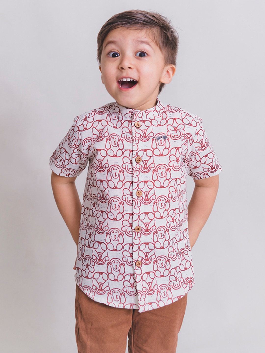

Tiber Taber Boys White & Brown Regular Fit Printed Casual Shirt