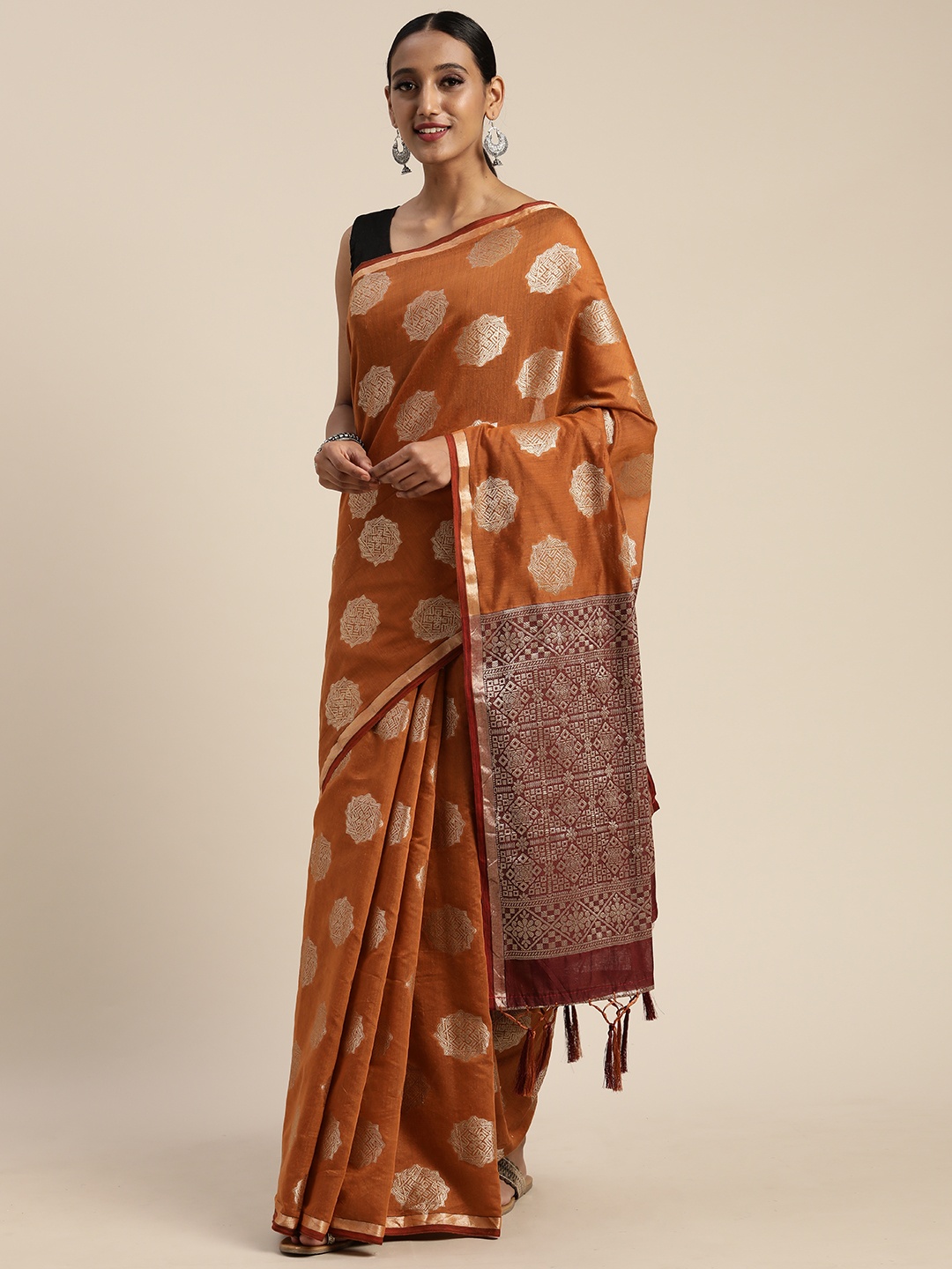 

Pisara Camel Brown & Gold-Toned Silk Cotton Woven Design Chanderi Saree