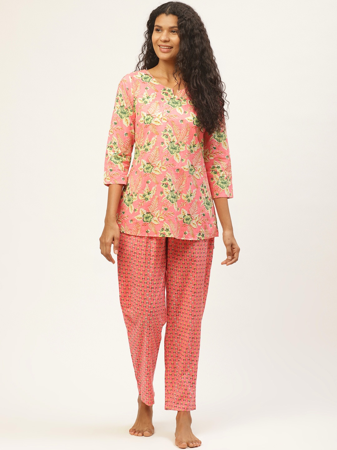 

Prakrti Women Pink & Green Floral Printed Night Suit