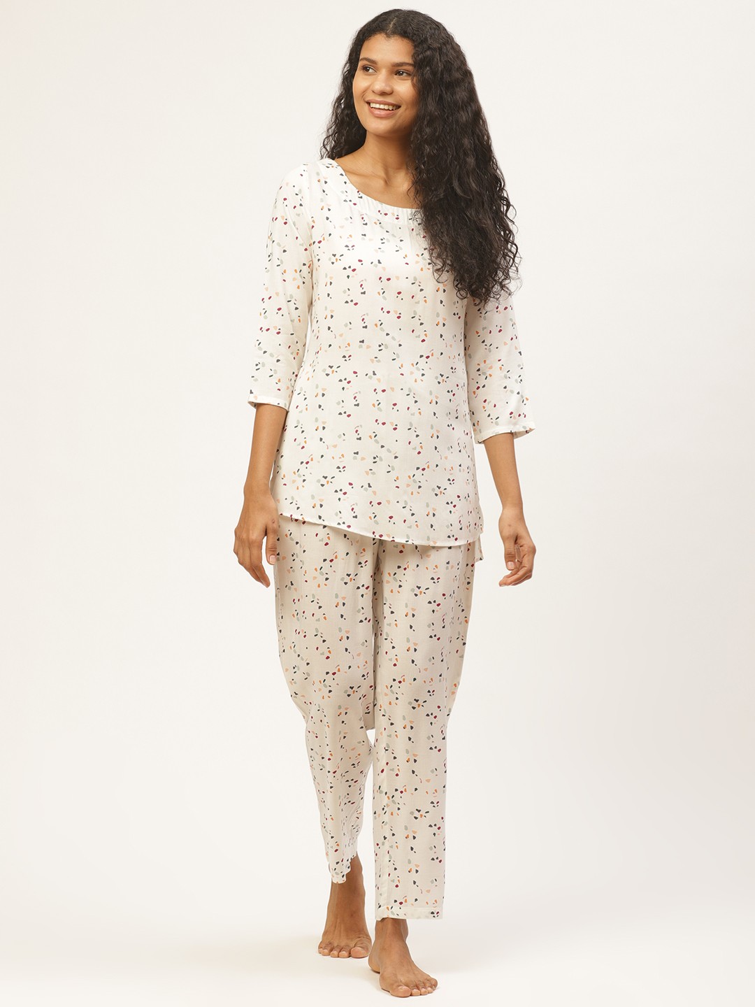 

Prakrti Women White & Green Printed Night Suit
