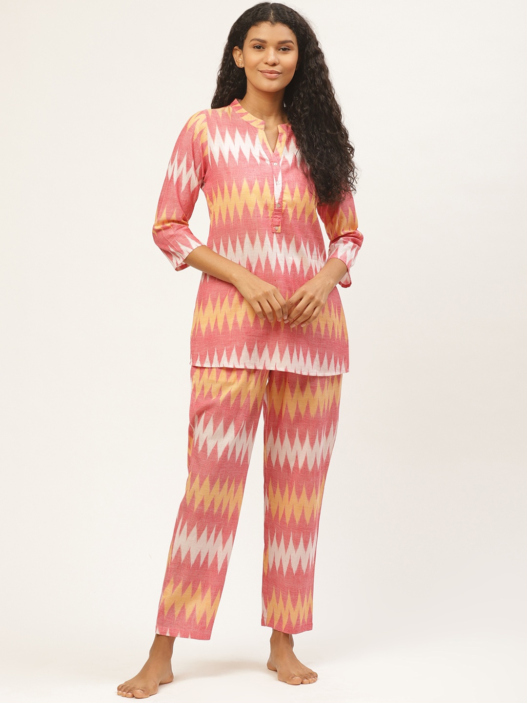 

Prakrti Women Red & Off-White Pochampally Ikat Printed Sustainable Night Suit