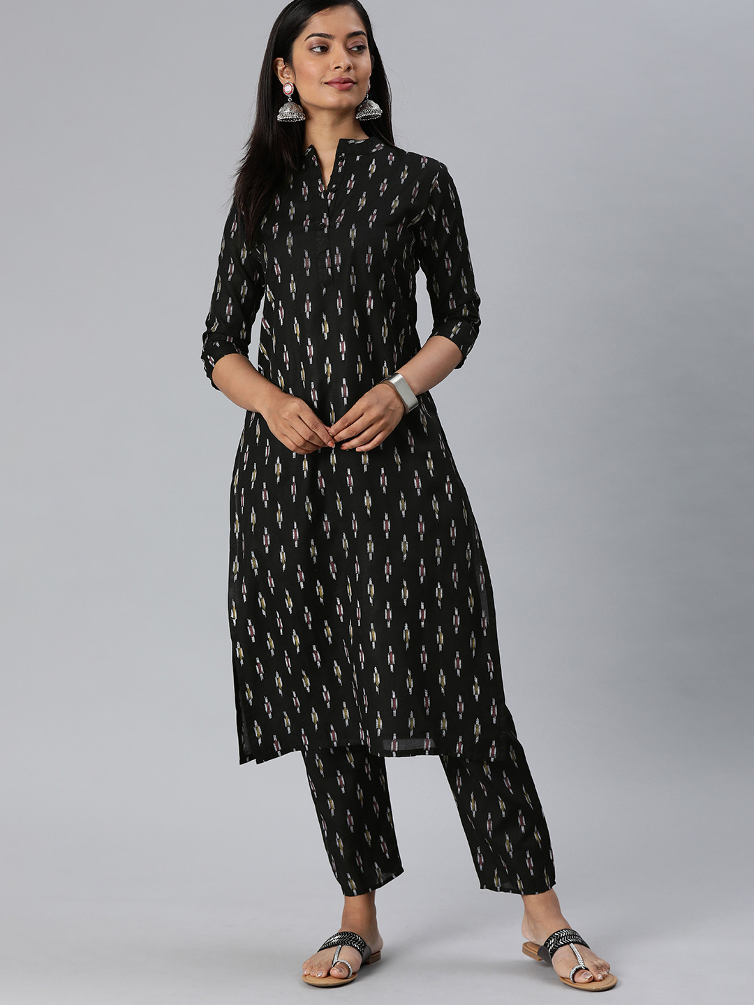 

GoSriKi Women Black & White Printed Kurta with Trousers