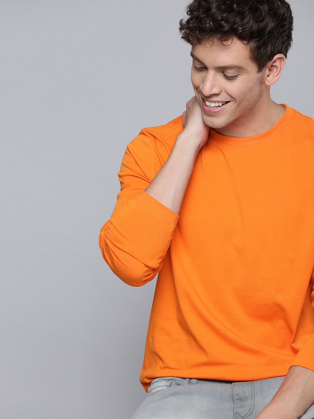 

Mast & Harbour Men Orange Solid Round Neck T-shirt