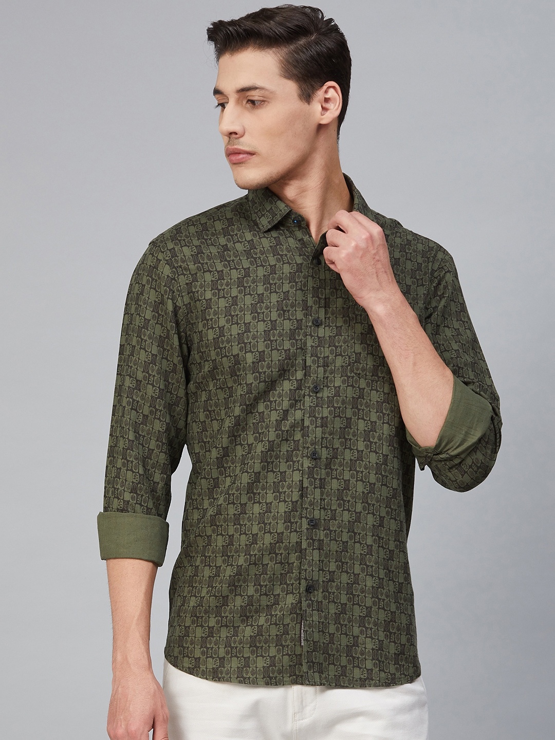 

Blackberrys Men Olive Green & Black Slim Fit Leaf Print Casual Shirt