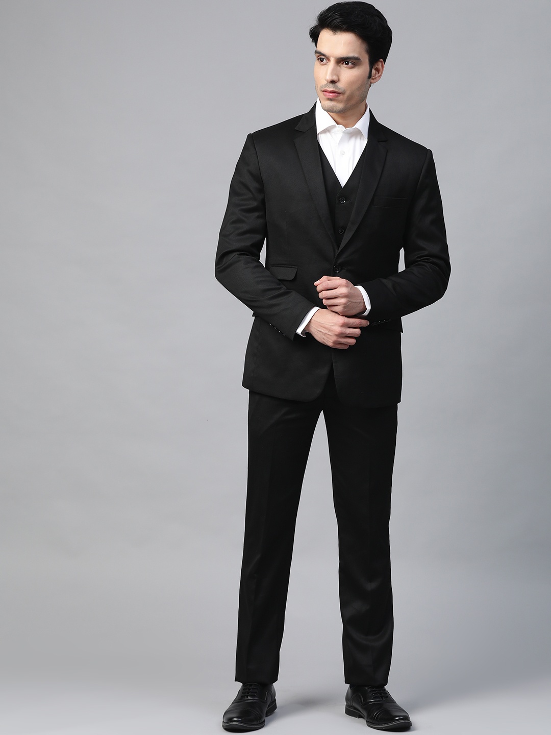 

MANQ Men Black Solid Slim Fit Single-Breasted Suit