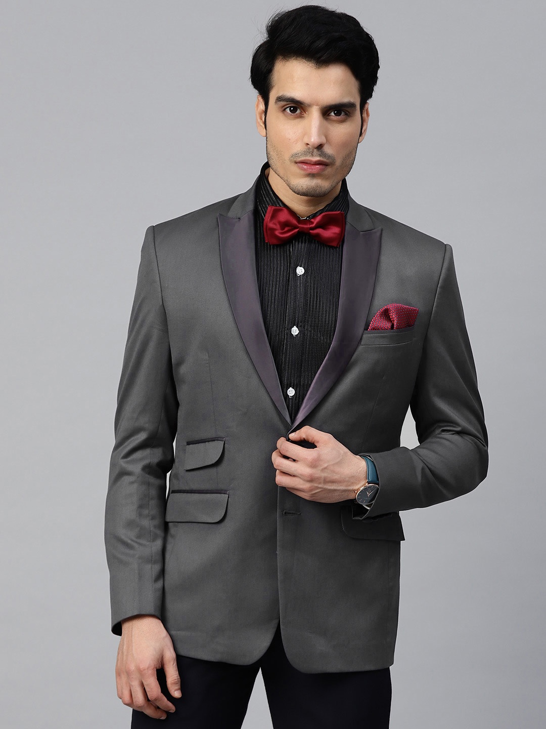 

MANQ Men Charcoal Grey Solid Single-Breasted Slim Fit Tuxedo Blazer