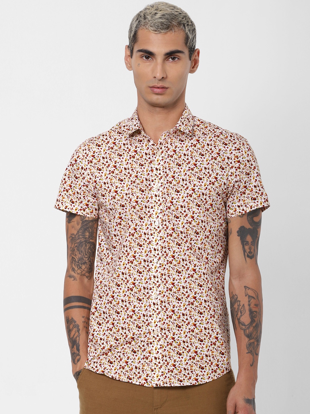 

Jack & Jones Men White & Red Slim Fit Printed Casual Sustainable Shirt