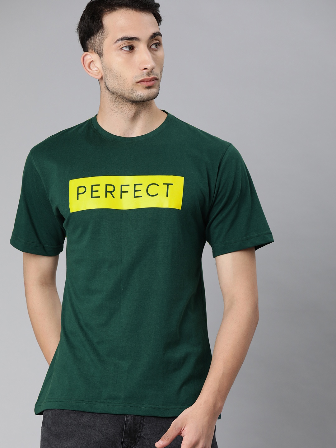 

BE AWARA Men Green Printed Round Neck Pure Cotton T-shirt