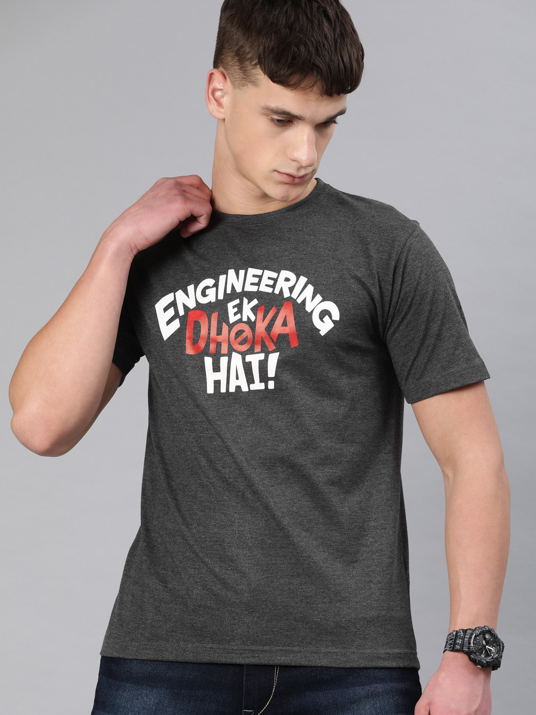 

BE AWARA Men Charcoal Grey Printed Round Neck Pure Cotton T-shirt