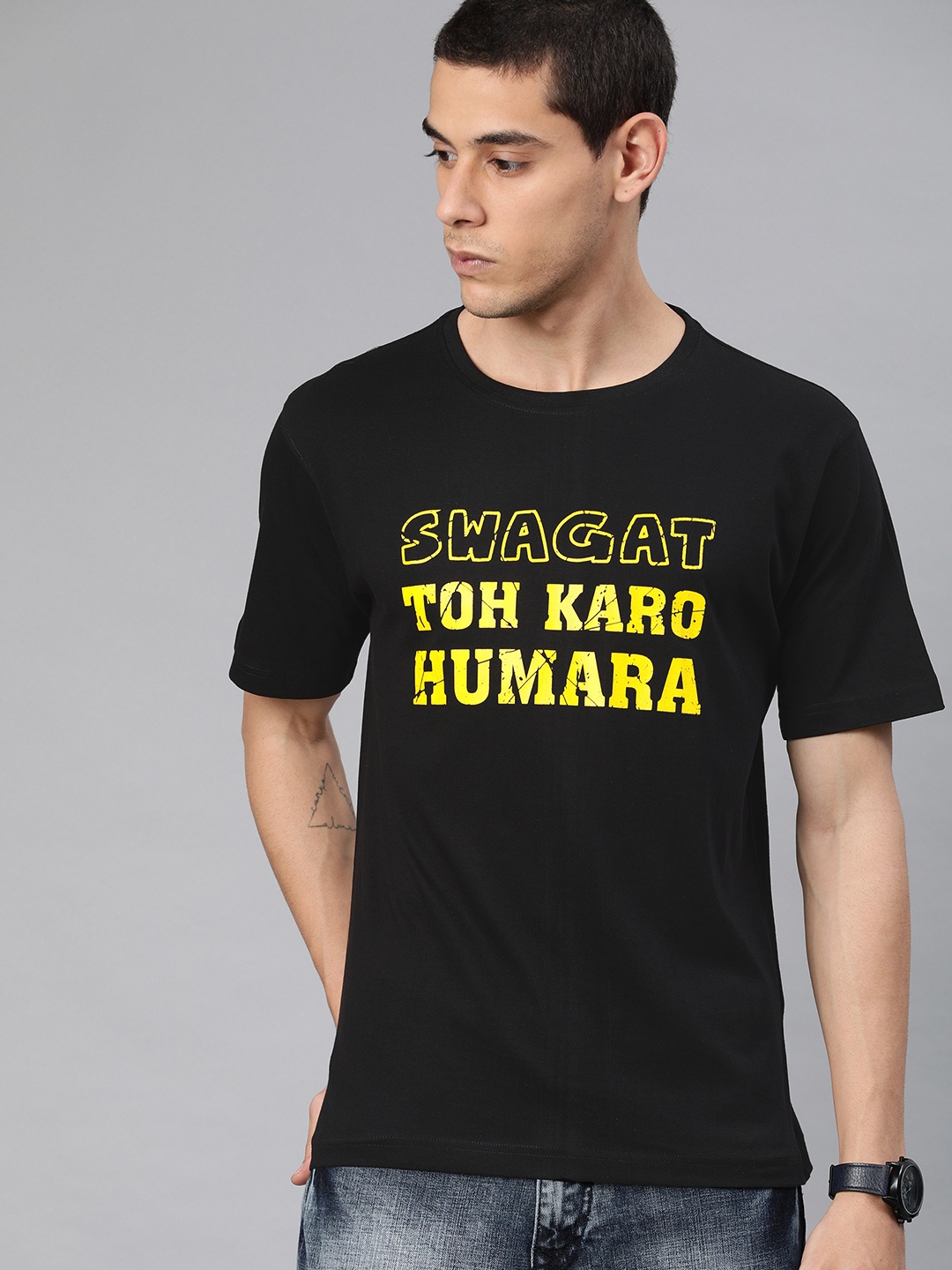 

BE AWARA Men Black Printed Round Neck Pure Cotton T-shirt