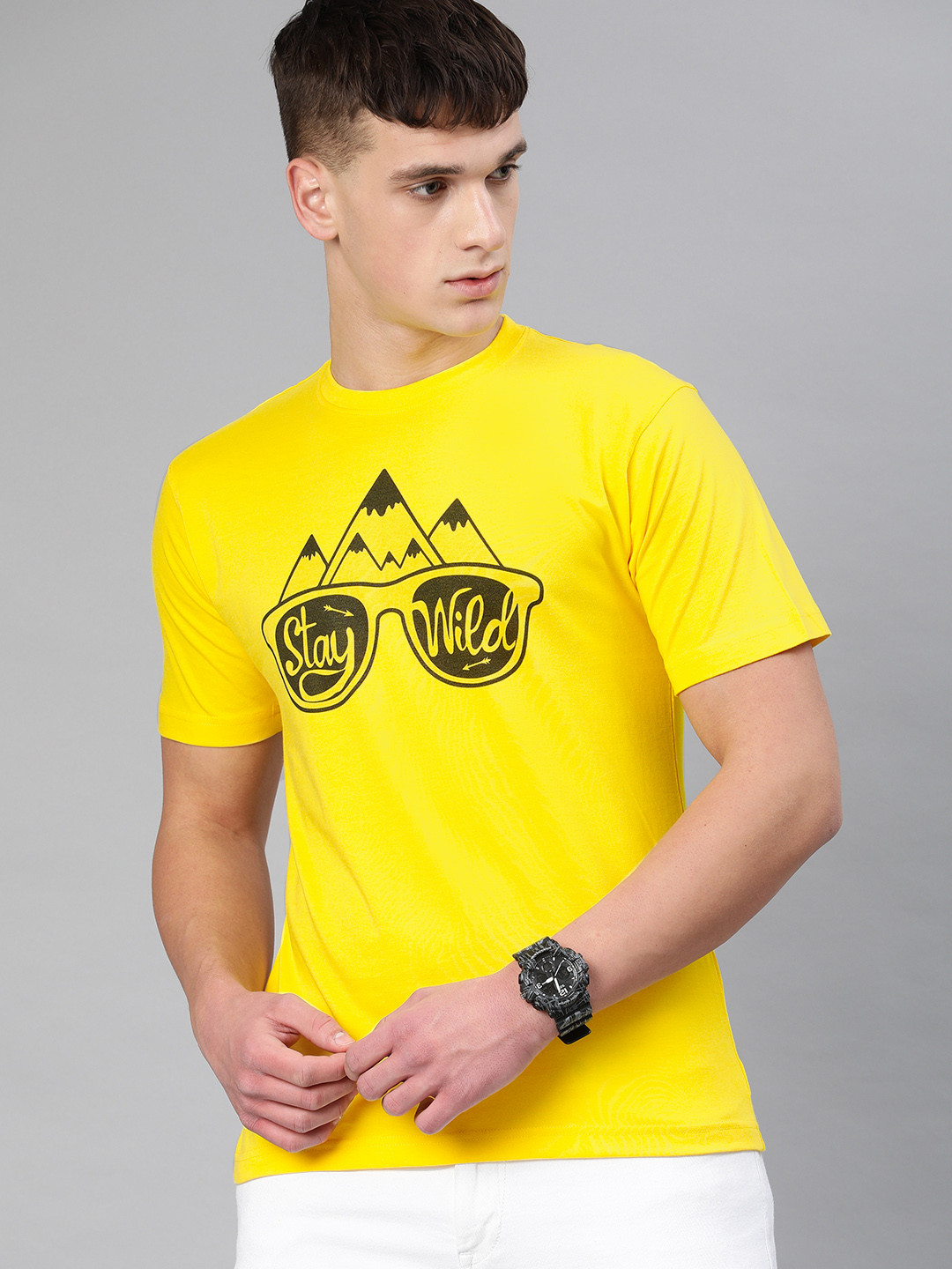 

BE AWARA Men Yellow Printed Round Neck T-shirt