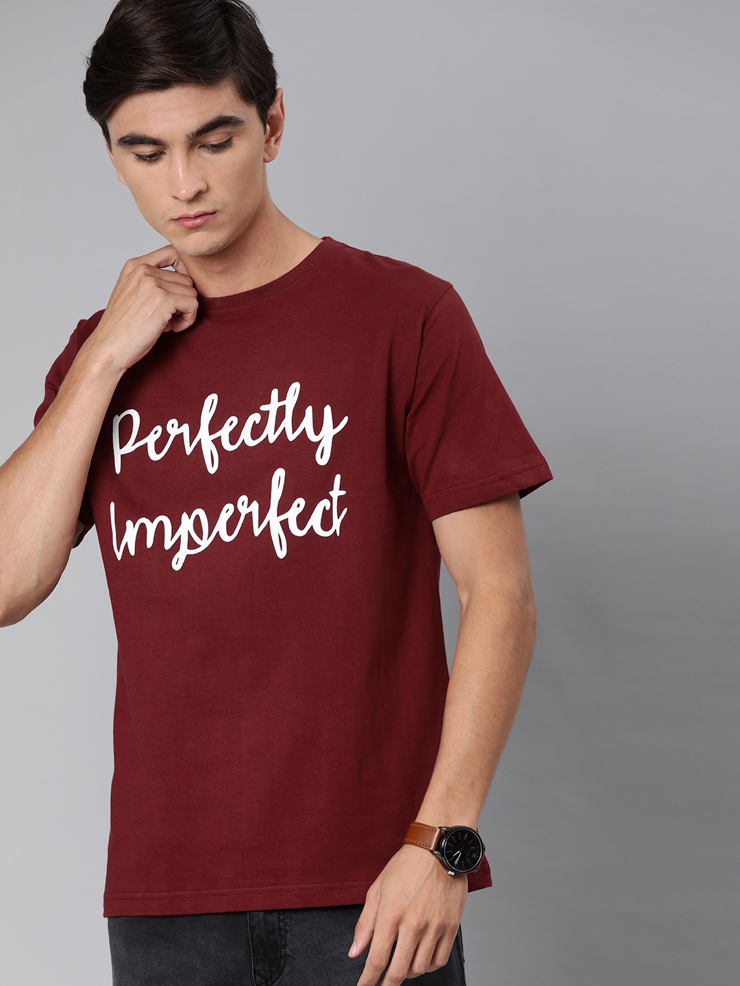 

BE AWARA Men Maroon Printed Round Neck Pure Cotton T-shirt