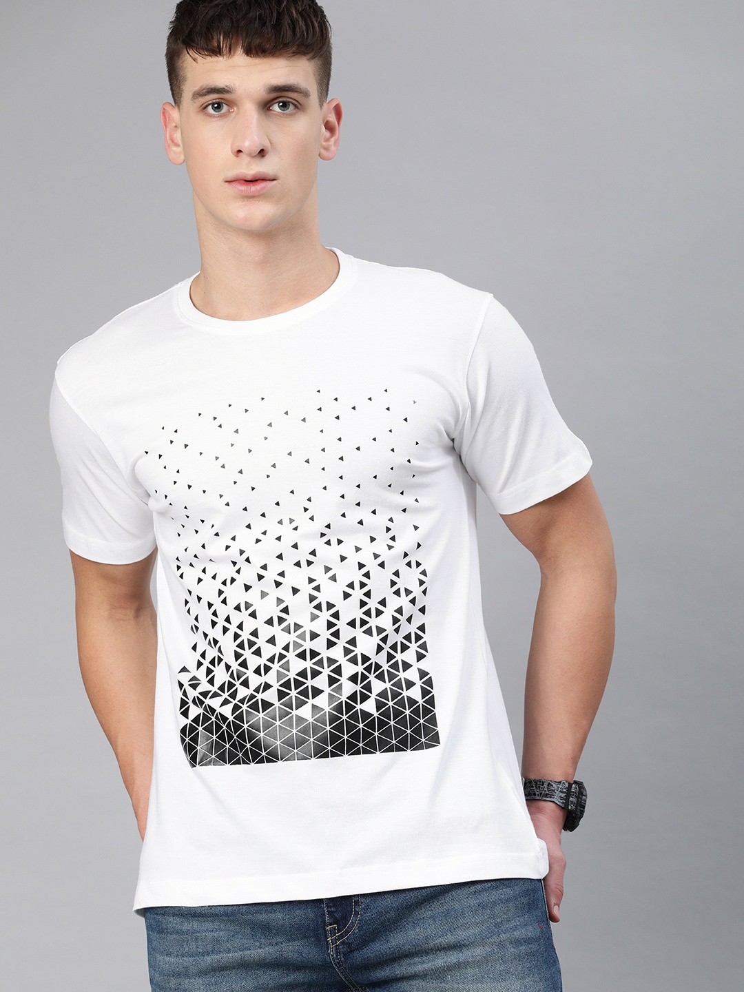 

BE AWARA Men White Printed Round Neck Pure Cotton T-shirt