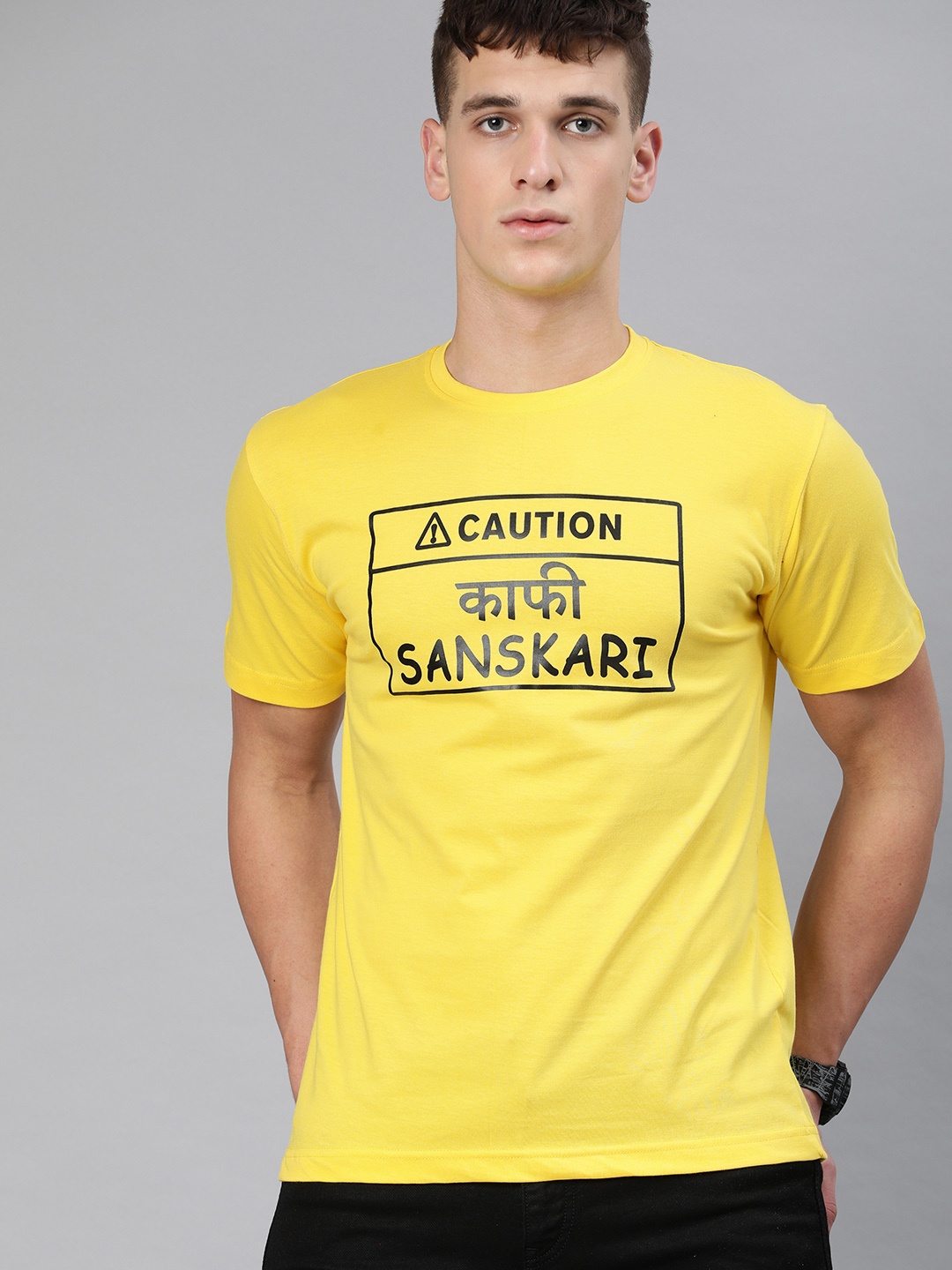

BE AWARA Men Yellow Printed Round Neck Pure Cotton T-shirt