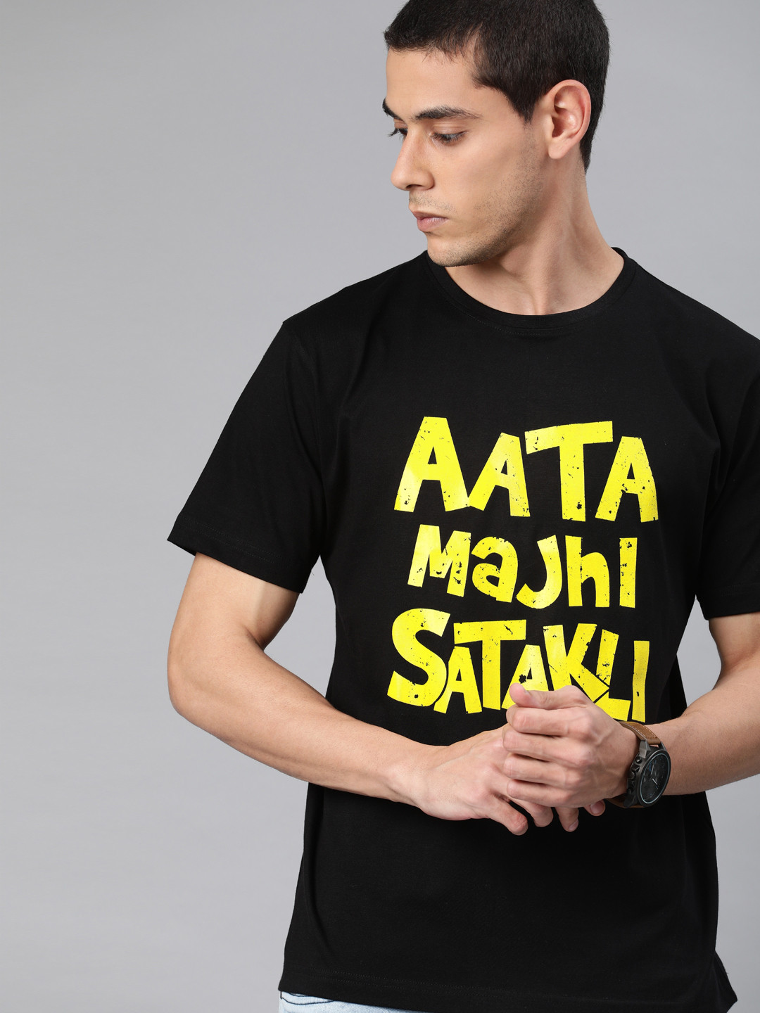 

BE AWARA Men Black Printed Round Neck Pure Cotton T-shirt