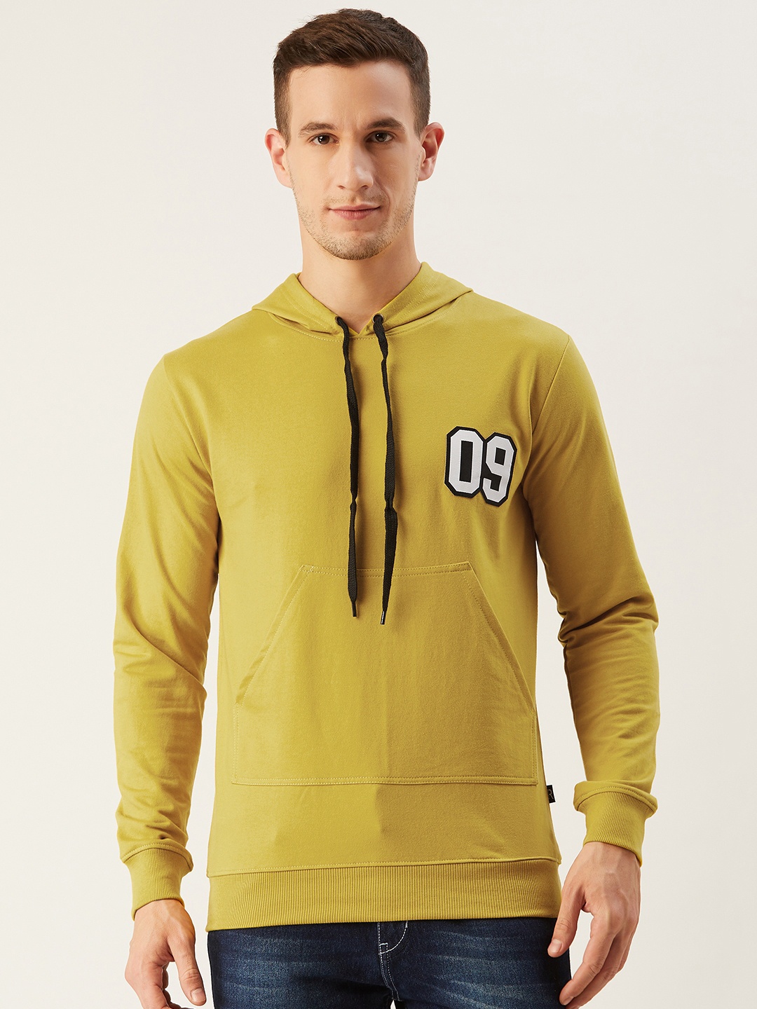 

Rodzen Men Yellow Applique Detail Hooded Sweatshirt
