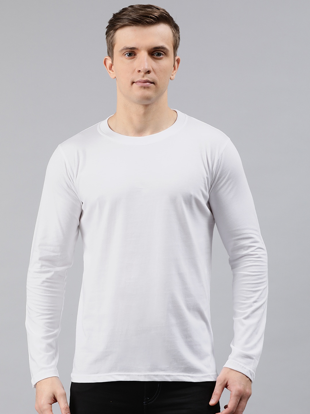 

BRATMA Men White Solid Round Neck T-shirt