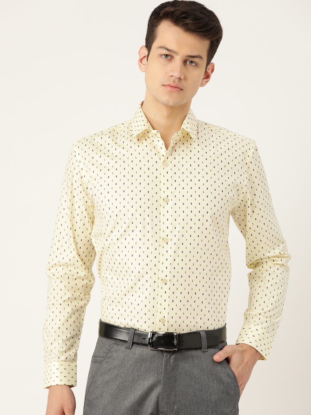 

SOJANYA Men Cream-Coloured Classic Fit Micro Ditsy Print Formal Shirt