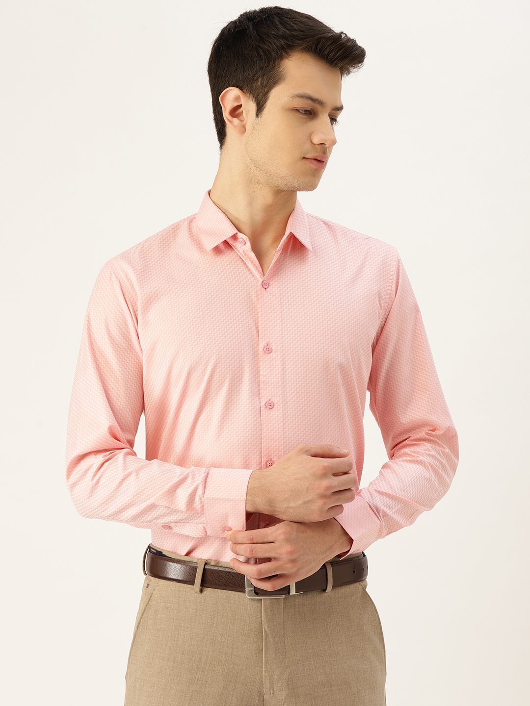 

SOJANYA Men Pink Classic Fit Chevron Pattern Formal Shirt