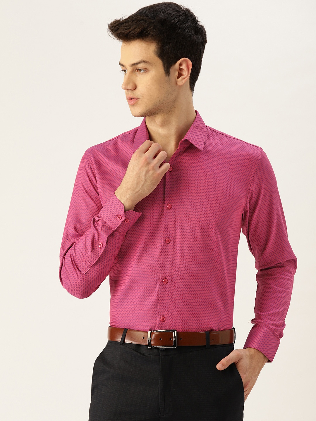 

SOJANYA Men Magenta & Blue Classic Fit Micro Ditsy Pattern Formal Shirt