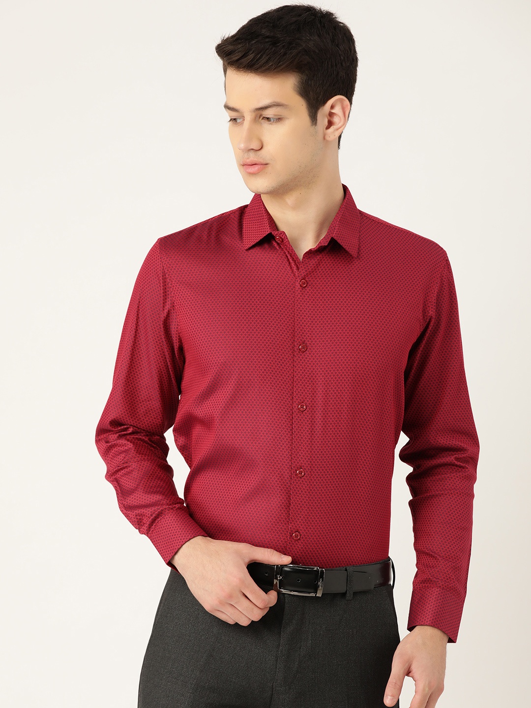 

SOJANYA Men Red & Navy Blue Regular Fit Self Design Formal Shirt