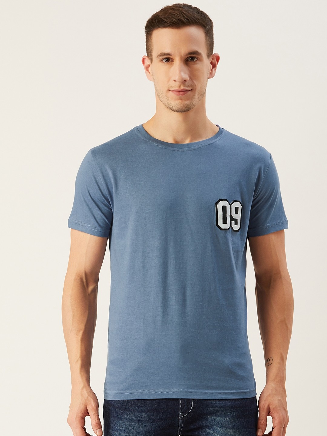 

Rodzen Men Blue Solid Round Neck T-shirt