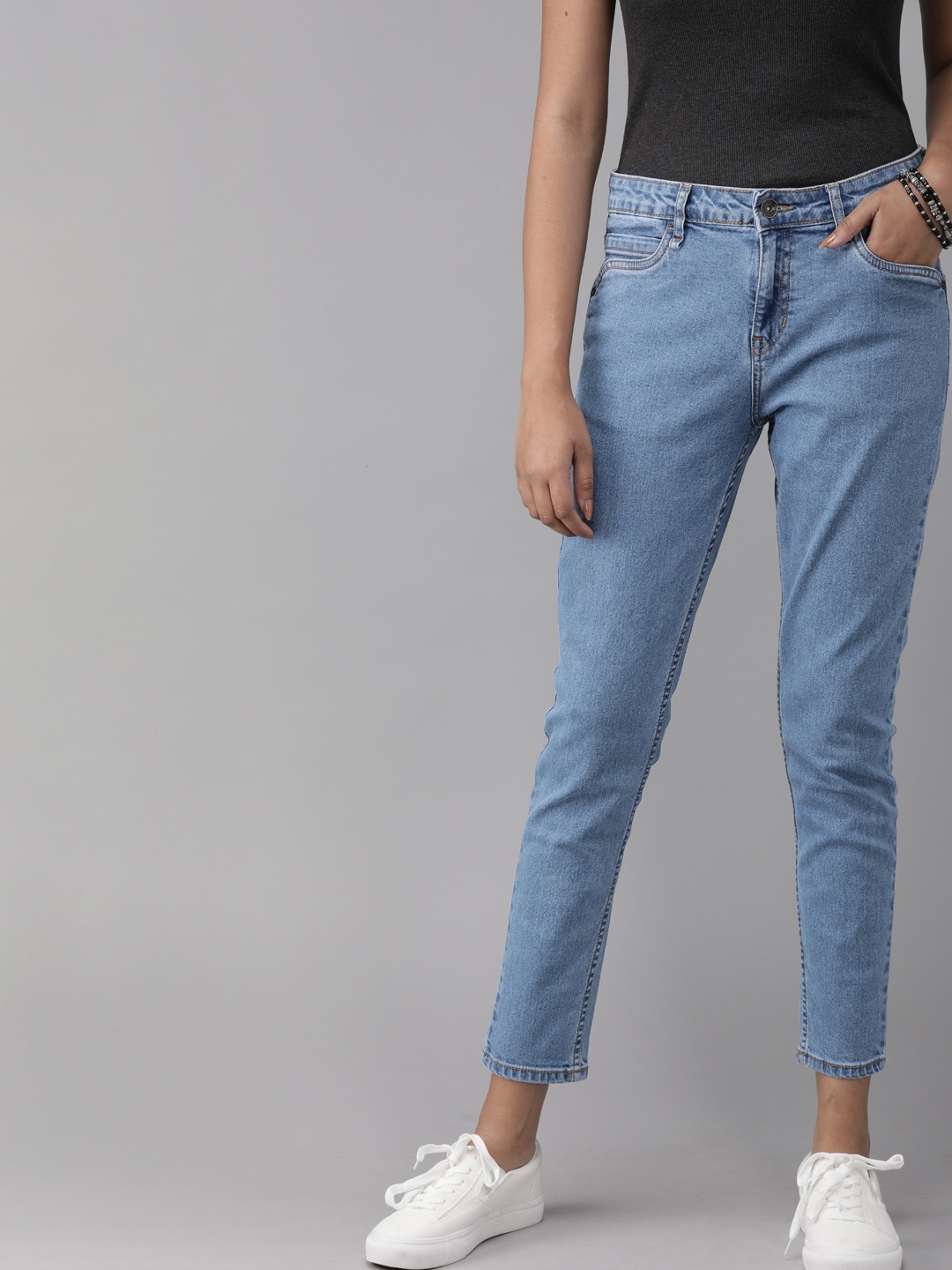 

Roadster Women Blue Skinny Fit Mid-Rise Clean Look Stretchable Cropped Jeans