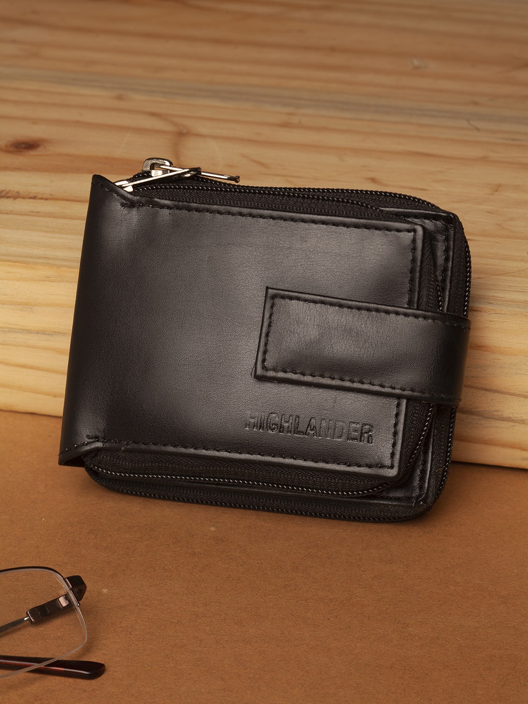 

HIGHLANDER Men Black Solid Zip Around Wallet