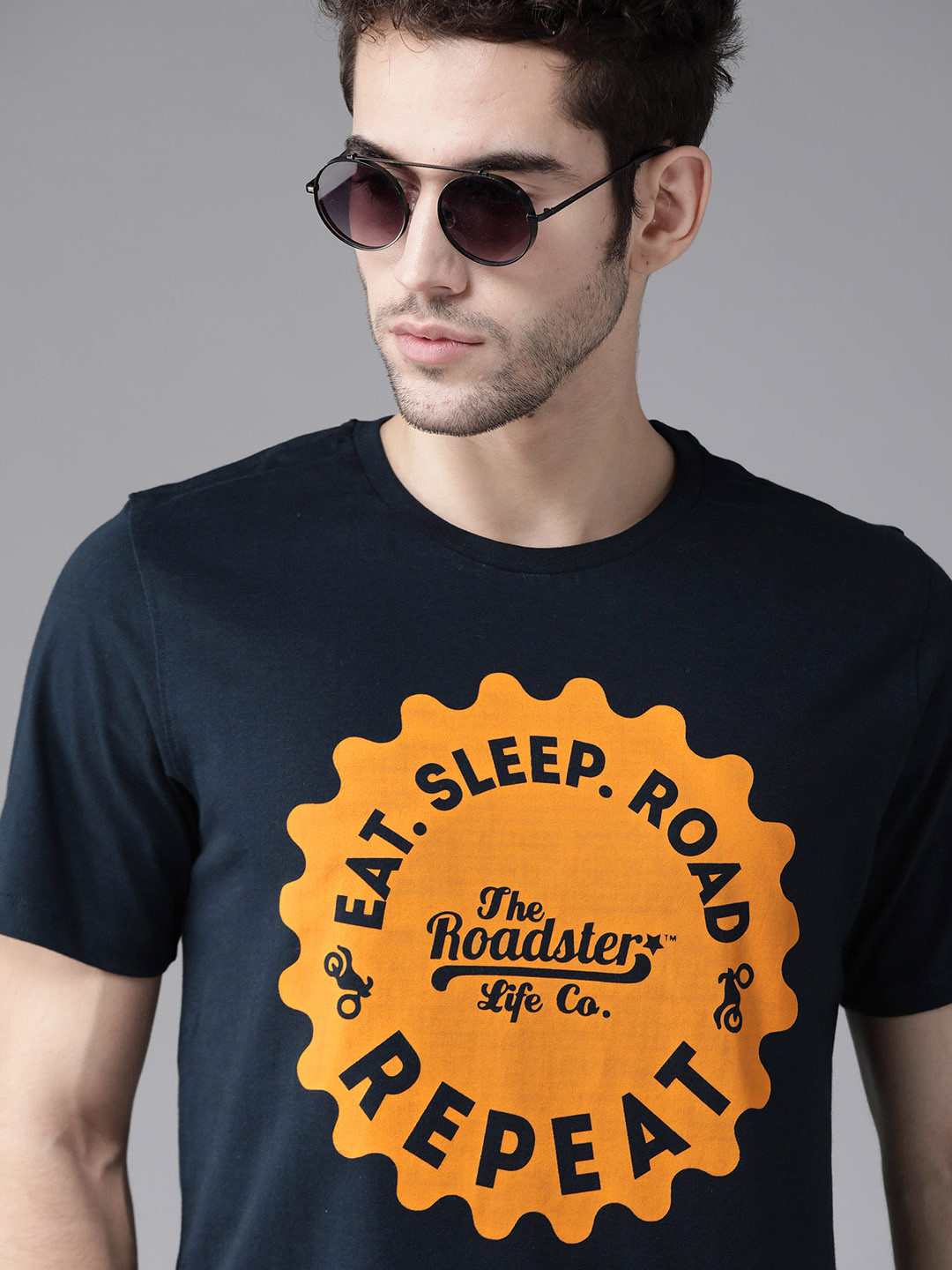 

Roadster Men Real Life Roadsters Graphic Pure Cotton T-shirt, Navy blue