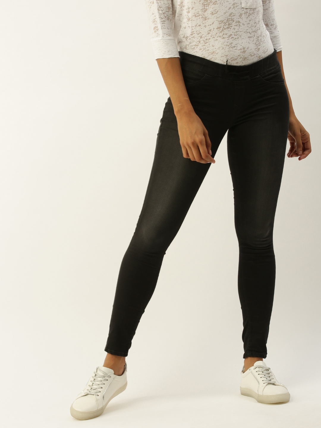 

American Crew Women Black Stretchable Jeggings