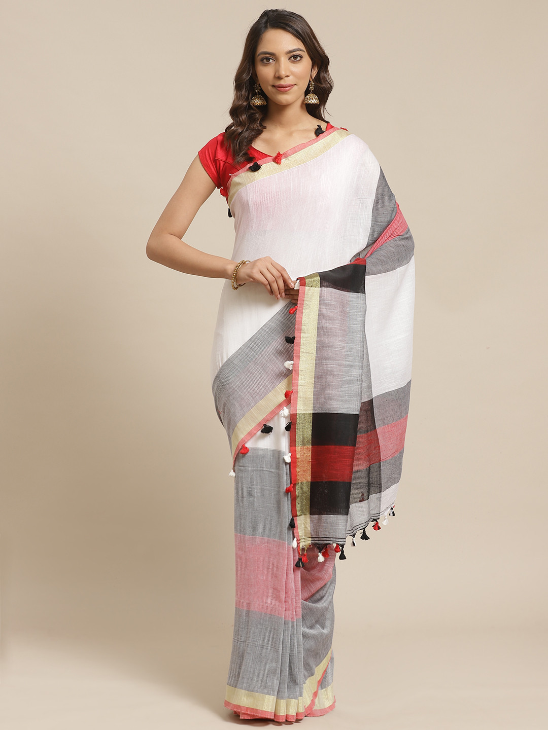 

Laa Calcutta White & Grey Pure Cotton Colourblocked Saree
