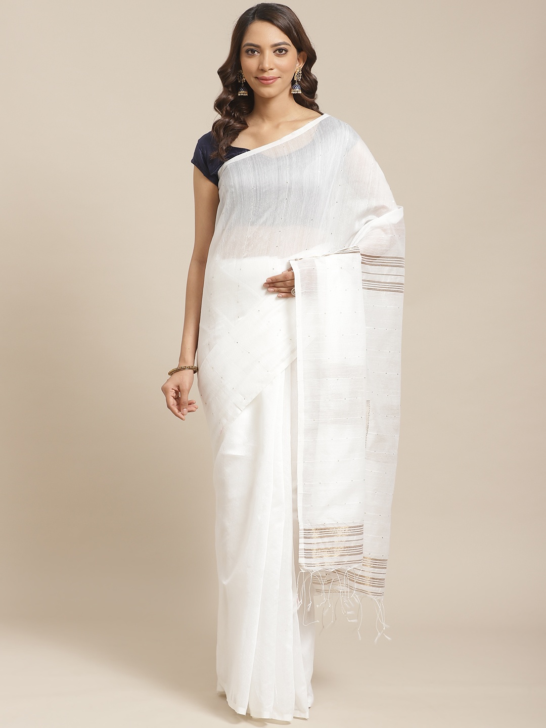 

Laa Calcutta White & Golden Pure Cotton Sequinned Embellished Handloom Saree