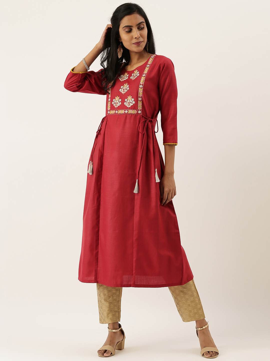 

Varanga Women Maroon & Beige Yoke Design Tie-Up Kurta with Trousers