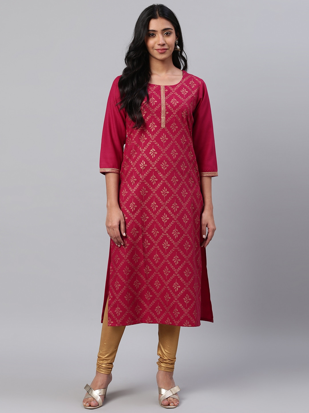 

KSUT Women Magenta & Golden Foil Printed Straight Kurta