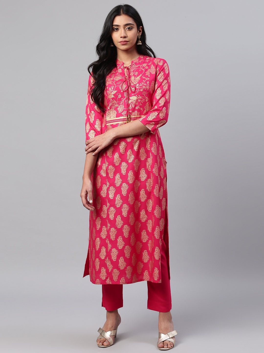 

KSUT Women Magenta & Golden Foil Printed Straight Kurta