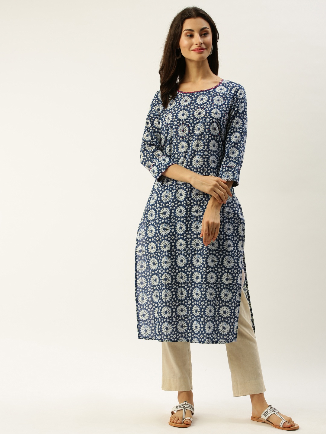 

Rajnandini Women Blue & Off-White Printed Straight Kurta