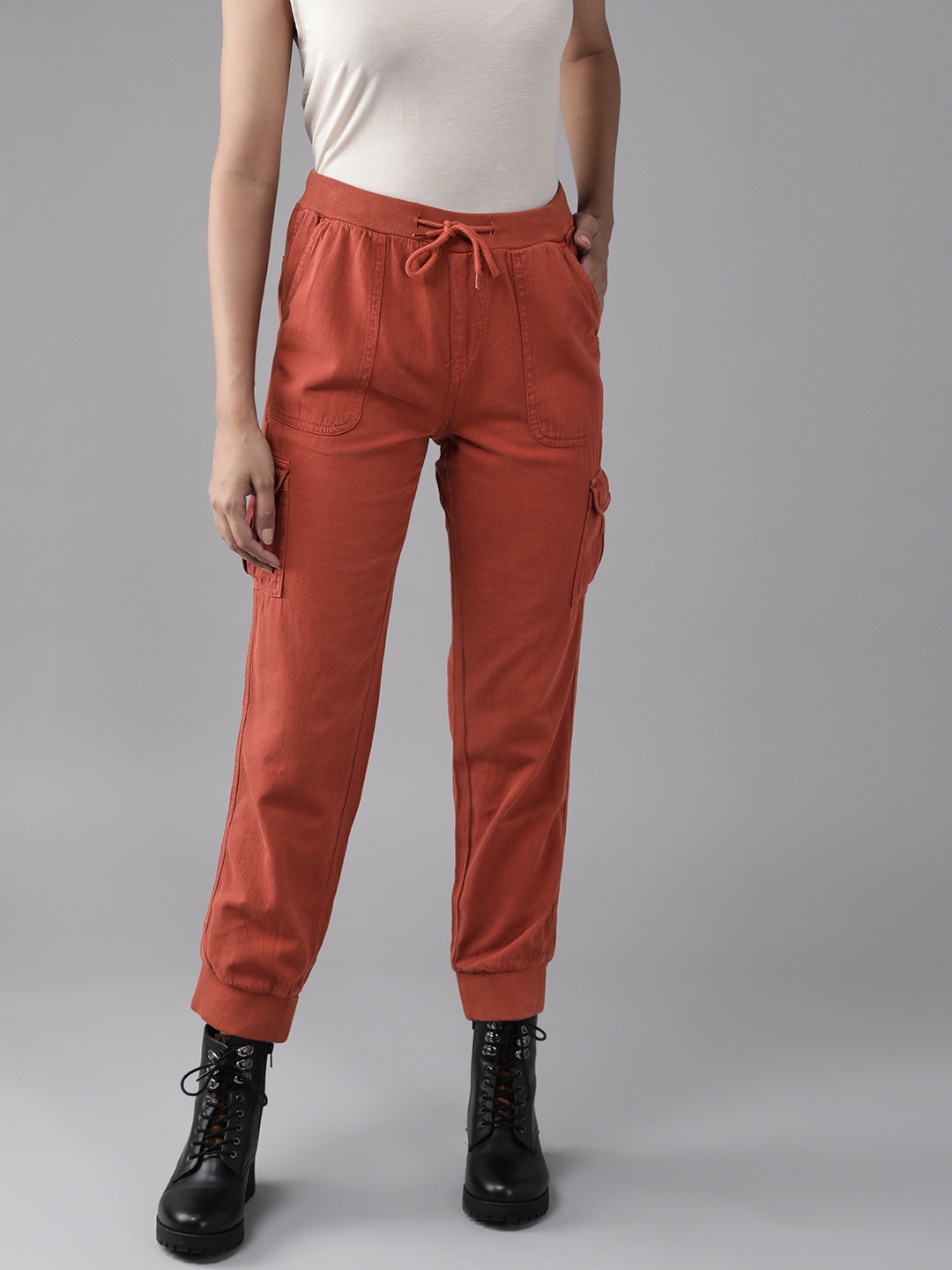 

Roadster Women Rust Red Regular Fit Mid-Rise Clean Look Cargo Joggers Jeans