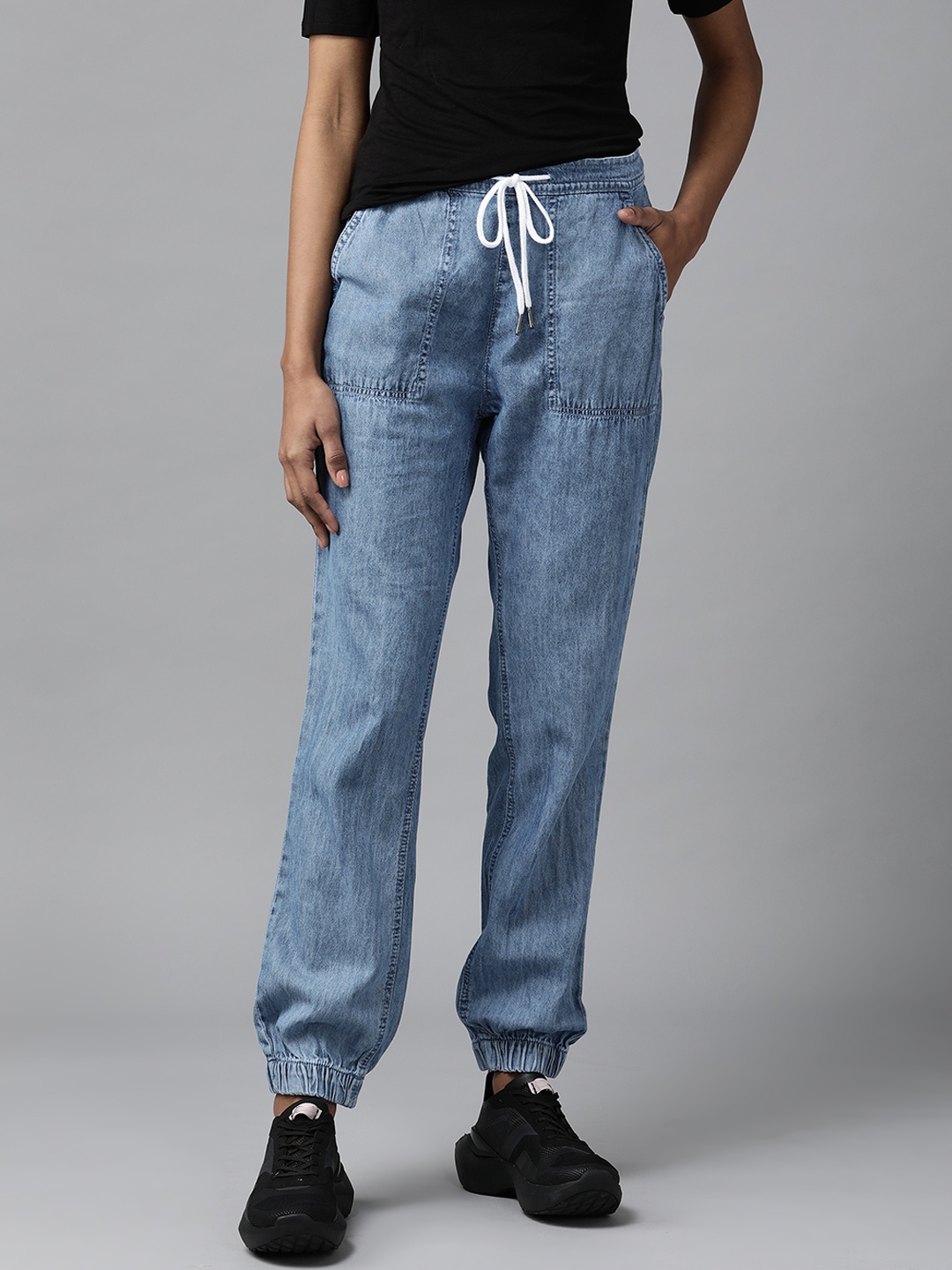 

Roadster Women Blue Jogger Light Fade Pure Cotton Jeans
