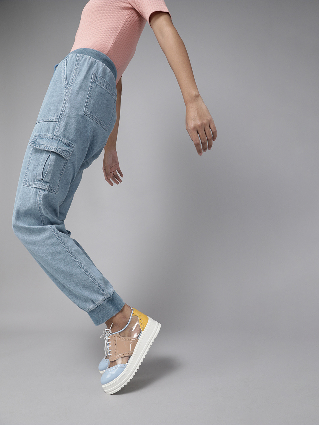 

Roadster Women Blue Jogger Mid-Rise Clean Look Jeans