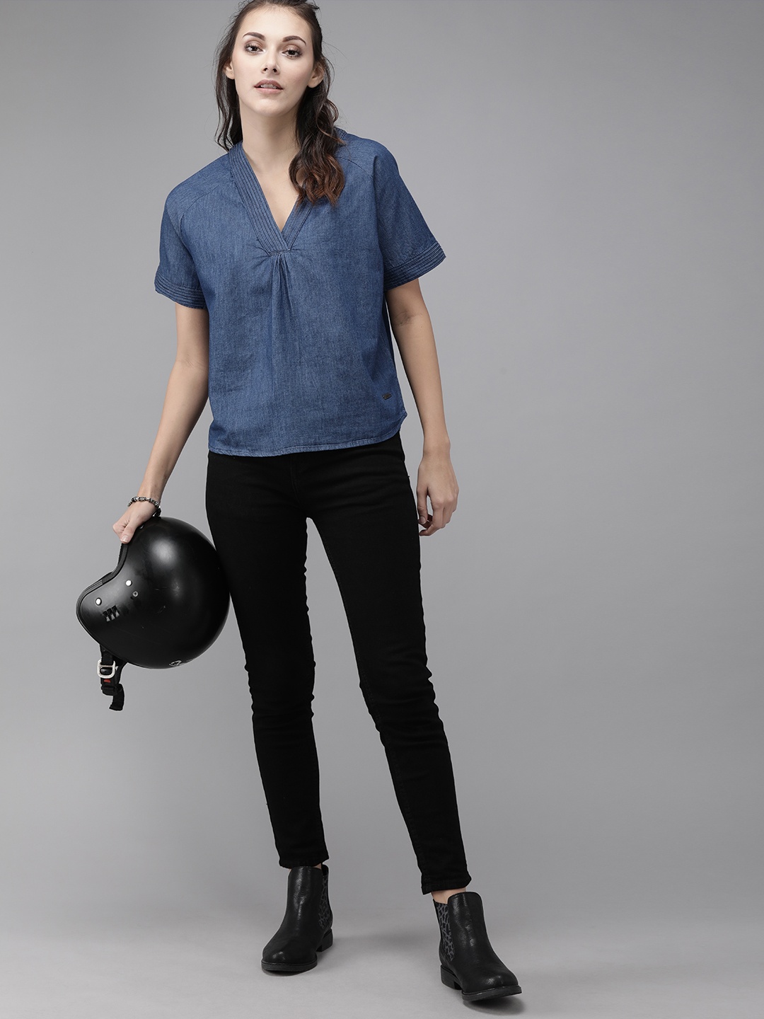 

Roadster Women Blue Solid Top