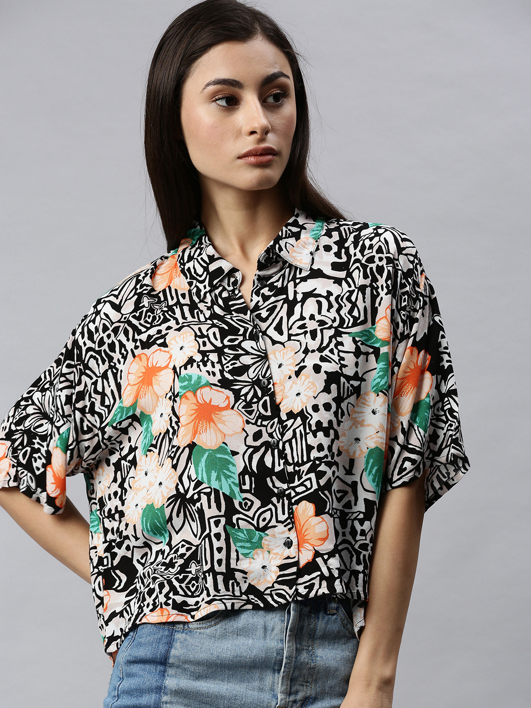 

ONLY Women White & Black Boxy Floral Printed Drop Shoulder Casual Shirt