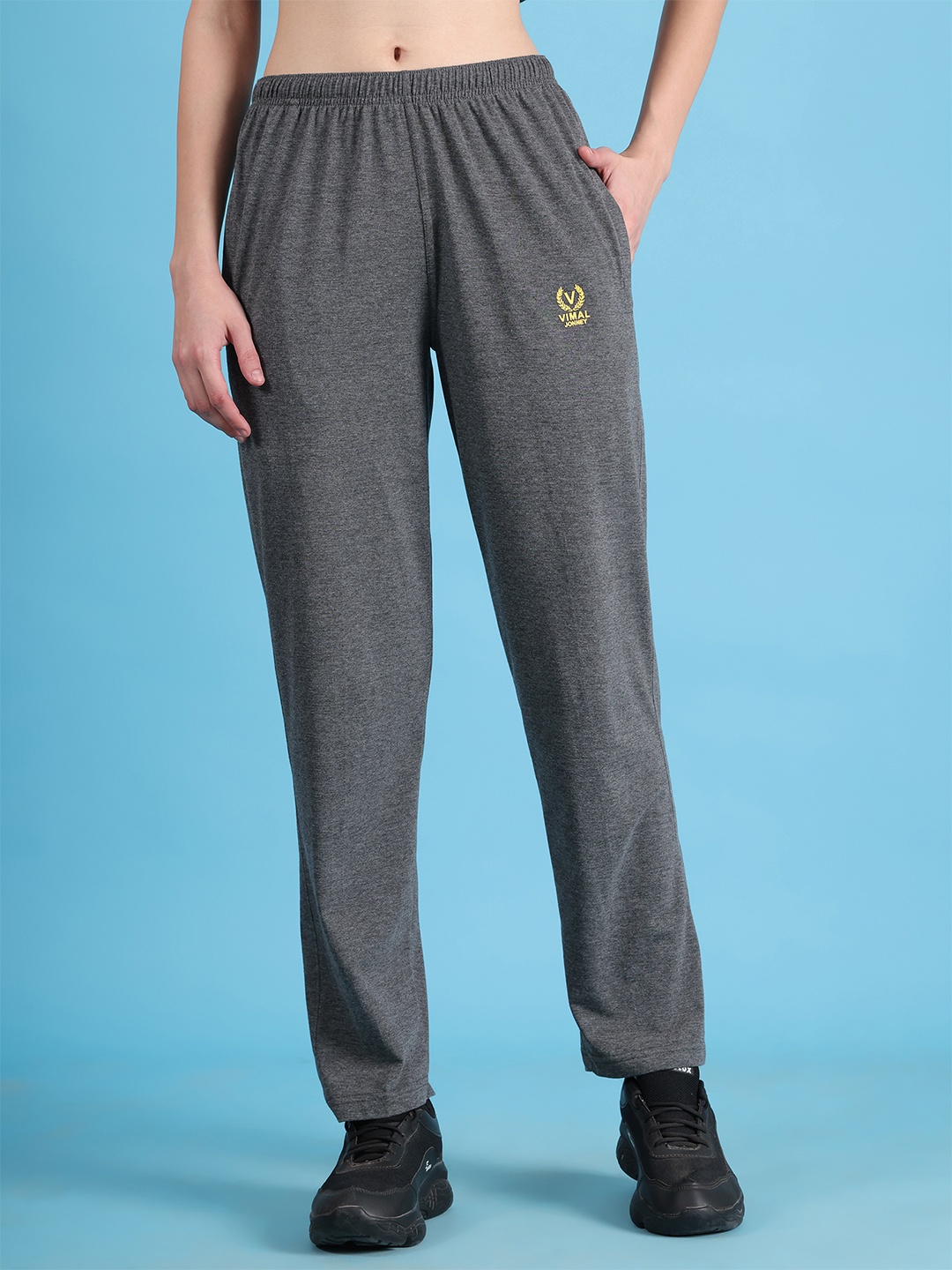 

VIMAL JONNEY Women Grey Solid Lounge Pants