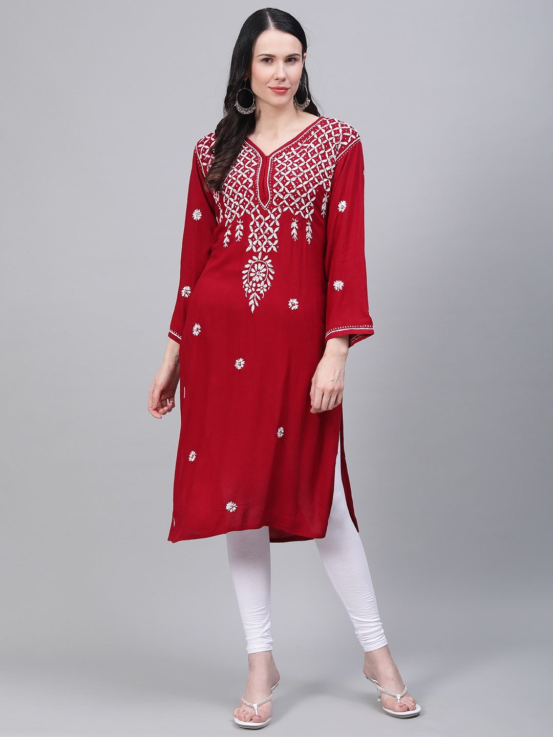 

Saadgi Women Maroon & White Handloom Chikankari Embroidered Straight Kurta