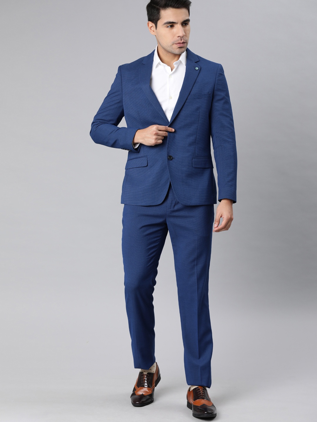 

Arrow Men Blue Tailored Fit Solid Single-Breasted Formal Suit