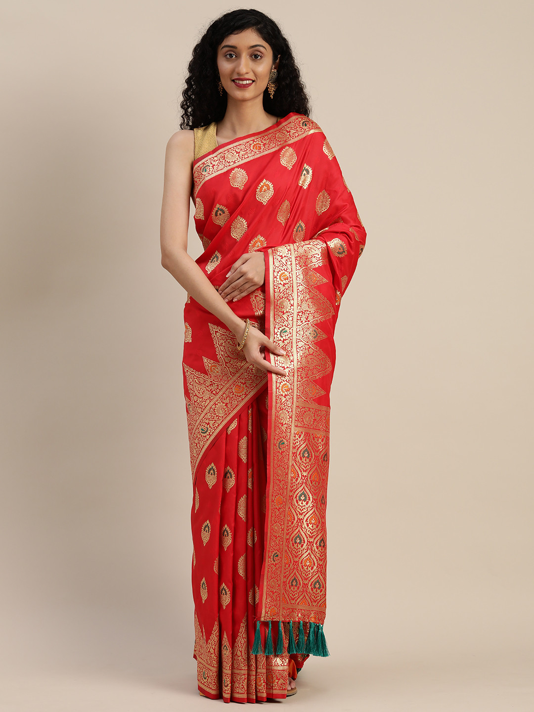 

VASTRANAND Red & Gold-Toned Silk Blend Woven Design Kanjeevaram Saree
