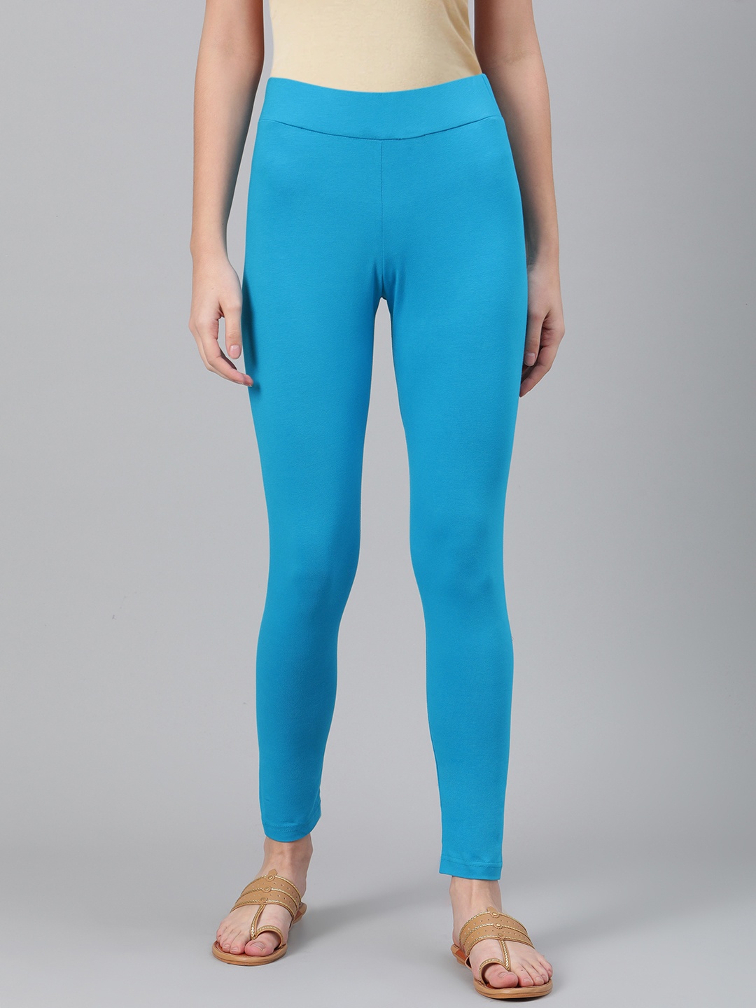 

Biba Women Blue Solid Leggings